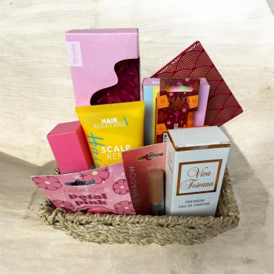 Подаръчна кошница Beauty Deluxe – Луксозен комплект за красота с 12 продукта