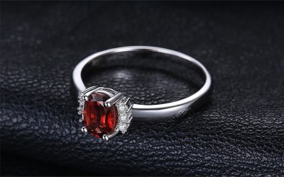 Пръстен от масивно сребро 925 с гранат - Алис