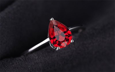 Комплект колие с медальон, обеци и пръстен от масивно сребро с гранат "Незабравима" 9