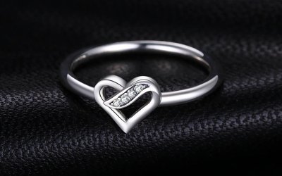Пръстен от масивно сребро 925 с цирконии "Безкрайна обич" 